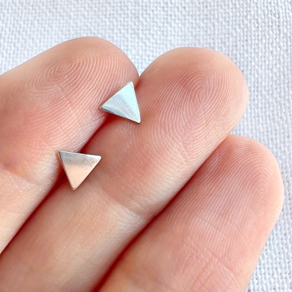 Tiny 925 Triangle STERLING SILVER Geometric Unisex Modern Stud Earrings Pair NEW